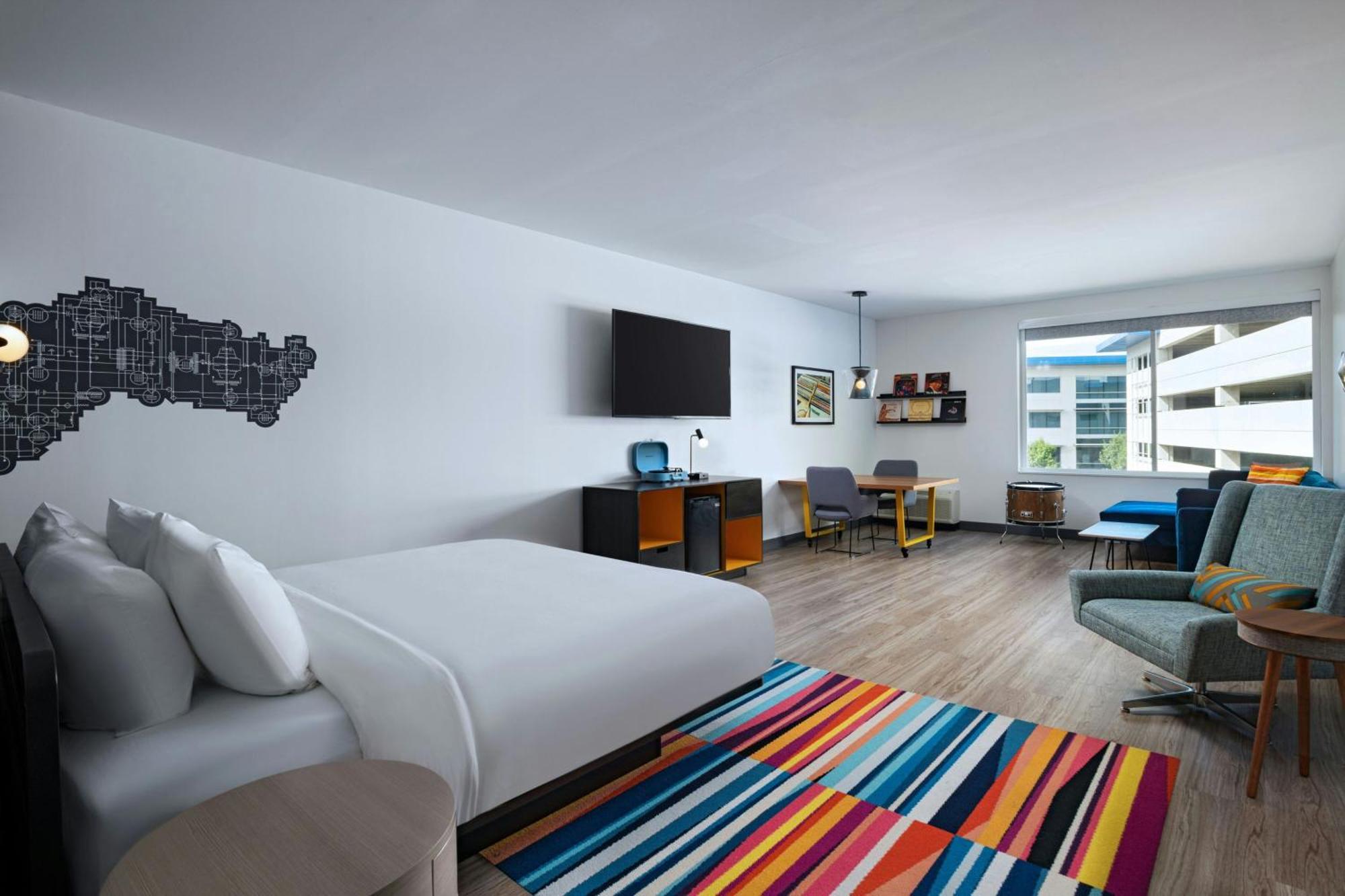 Отель Aloft Austin Southwest Экстерьер фото