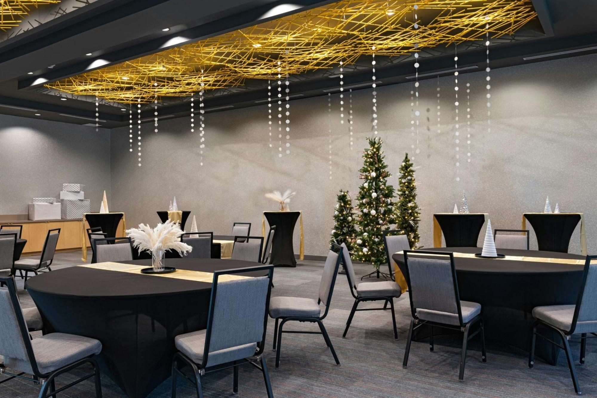 Отель Aloft Austin Southwest Экстерьер фото